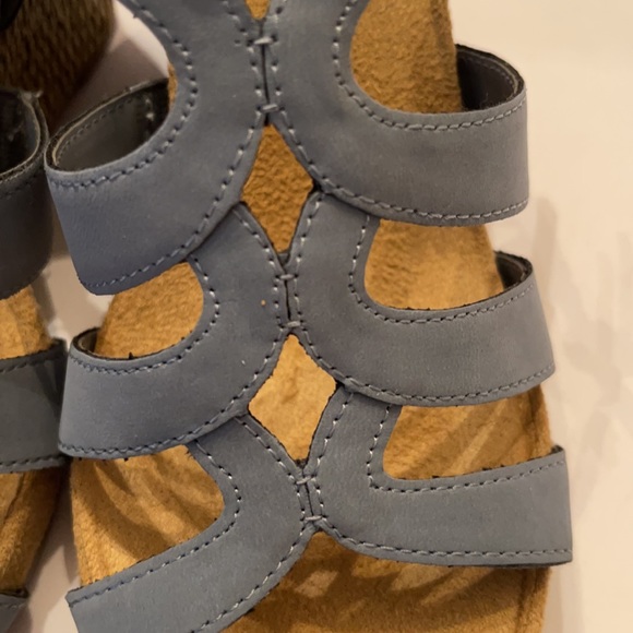 Sandal - Picture 7 of 7